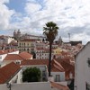 ยอดโดมคู่ของโบสถ์ Igreja de São Vicente de Fora และโดมใหญ่ของ National Pantheon 
