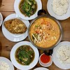 ต้มยำกุ้งบางลำภู (เจ้าเก่า-เจ้าแรก) ปากทางเข้าอาคารจอดรถของกทม. ถนนไกรสีห์
