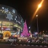 เพียงข้ามถนนไปยังฝั่งเมญ่าแล้วเดินย้อนขึ้นไปทางสารพัดช่าง