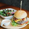 The Carnivore NEW YORK STLYE - 300 gr. of dry aged beef, bacon, caramelized onions, tomatoes and lettuce The Carnivore NEW YORK STLYE - 300 gr. of dry aged beef, bacon, caramelized onions, tomatoes and lettuce