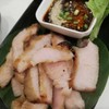 คอหมูนุ่มฉ่ำลิ้น พร้อมน้ำจิ้มรสแซ่บ