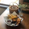 (un) FASHION Cafe & Dining