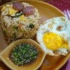 ข้าวผัดกระเพรากุนเชียงไข่ดาว