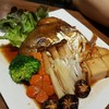 จานนี้ของร้านนี้ถือว่าอร่อย 