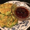 Zucchini Pancake 🇨🇳 น้ำจิ้มน้ำมันพริกสไตล์จีน Zucchini Pancake 🇨🇳 น้ำจิ้มน้ำมันพริกสไตล์จีน
