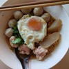 มาม่าต้มยำหมูเด้งลูกชิ้นไข่ลวก