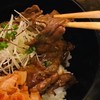 ข้าวหน้าเนื้อย่าง ข้าวหน้าเนื้อย่าง