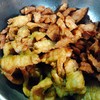 เมนูนี่เป็นข้าวหมูเค็ม สามารถโป๊ะหน้าเมนูข้าวต่างๆเช่นเดียวกับหมูทอดเช่นกัน