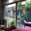ฝั่งตรงข้ามร้าน
