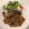 ข้าวมาแบบแห้งๆ ไม่มีน้ำมัน ปลาสลิดไม่ค่อยกรอบเท่าไหร่