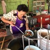 ป้าใหญ่กำลังทำเย็นตาโฟ