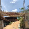 เดินขึ้นดีๆระวังลื่น