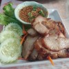 เนื้อติดมัน กินกับน้ำจิ้มแจ่ว ลำขนาด