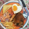 เสิร์ฟพร้อมไส้กรอก+ไข่ดาว+ข้าวผัด