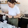 บาริสต้ากำลังจะดริปกาแฟ