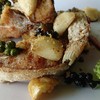 อร่อยมาก​ รสชาติ​ไม่เหมือนร้านอื่นแม้จะรู้สึกว่าแพงไปสักนิด