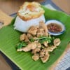 กะเพราไก่ไข่ดาว