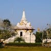 ด้านข้าง เป็นที่นั่งพักชิวล์ๆ
