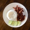ข้าวหมูทอด มีรสชาติเค็มออกหวานกำลังพอดี