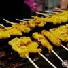 หมูสะเต๊ะรสเด็ด.. "โต๋ หมูเต๊ะ" หมูหมักกะทิสูตรพิเศษเนิ้อหมูนุ่มละมุน ย่างบนเตาถ