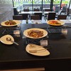 Zeta Cafe โรงแรมฮอลิเดย์อินน์ กรุงเทพฯ