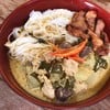 ขนมจีนแกงเขียวหวานไก่+หมูทอด