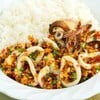 ข้าวราดปลาหมึกผัดพริกเกลือ