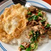 กระเพราเป็ดราดข้าว+ไข่ดาว จานนี้เฉยๆ