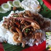 กระเพราถาดรวมมิตร 60 บาท ฟรีไข่ดาว