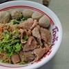 ก๋วยเตี๋ยวเนื้อสดนุ่มๆ+ลูกชิ้นเนื้อรวมก็มีนะจ๊ะ เนื้อจะมีตั้งราคา40-50-60บาท