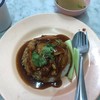 หมูวางซ้อนๆกันประมาณ 3 ชั้น