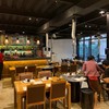 พอมืดๆอปป้าเต็มร้านเลยจ้าา 555