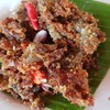 เอาปลามาหมักคล้ายๆแหนมทอด คล้ายๆปลาส้ม แต่อร่อยดีนะครับ 