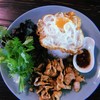 ข้าวหมูกระเทียม
