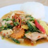 ข้าวราดผัดขี้เมาไก่ ข้าวราดผัดขี้เมาไก่
