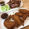 ไก่ทอด เนื้อข้างในยังแดงๆนิดหน่อย