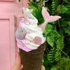 ไอศกรีมประจำสัปดาห์ 2 รสผสมกัน ตบแต่ง โดยใช้ White Chocolate แบบ Mermaid ค่ะ 
