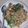 ข้าวผัดคอหมูทอด