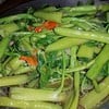 ผัดผักบุ้งกระเทียมพริกสด