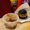เนื้อเบอร์เกอร์รสชาติดีแต่ยังไม่ค่อยเเน่นเท่าไร ไก่ทอดอร่อย