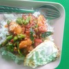 ผัดพริกแกงหมูกรอบ+ไข่ดาว 47 บาท
