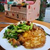 ร้านข้าวหอม อาหารอร่อยคุณภาพของผักและหมูกรอบโอเคเลย