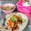 ข้าวหมูแดงหมูกรอบ