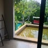พลูวิว ที่ด้านหน้าห้องเป็นบ่อน้ำตกแต่งแบบลงเล่นๆม่ได้นะคะ