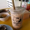 ในร้านมีขายนมไข่มุกขายด้วย 