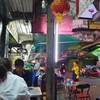 ที่นั่งริมทาง มียุงนิดๆในช่วงค่ำ