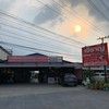 หน้าร้าน ลานจอดรถ