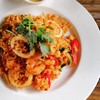 รสชาติคล้ายข้าวผัดน้ำพริกเผา​ แต่มีเครื่องต้มยำ​ติดหวานนิดๆ