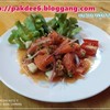 ยำแซลมอนตามมาสมทบ (ประมาณ 100 บาท)