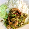 เครื่องแกงกุ้ง ไก่ใส่สะตอราดข้าว